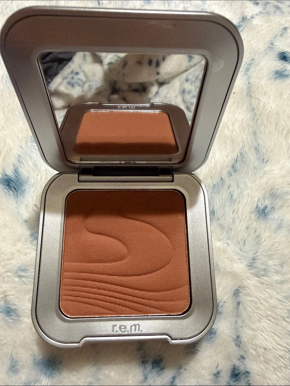 r.e.m. beauty Hypernova Satin Matte Bronzer - Blazed
